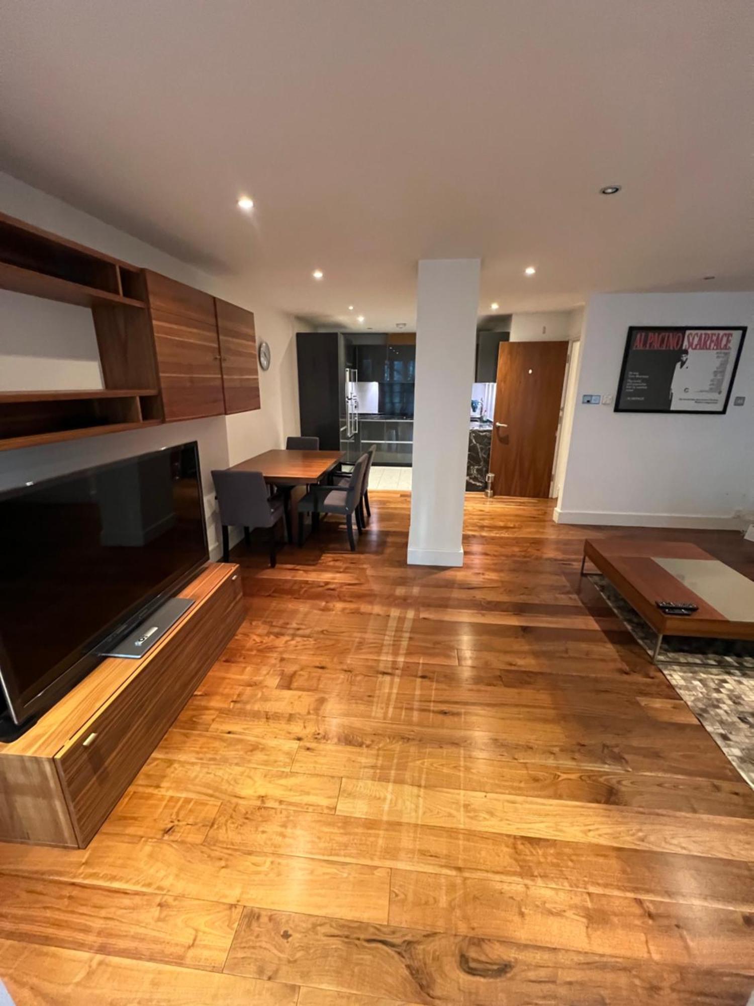 Exclusive Large Parliament Apartment